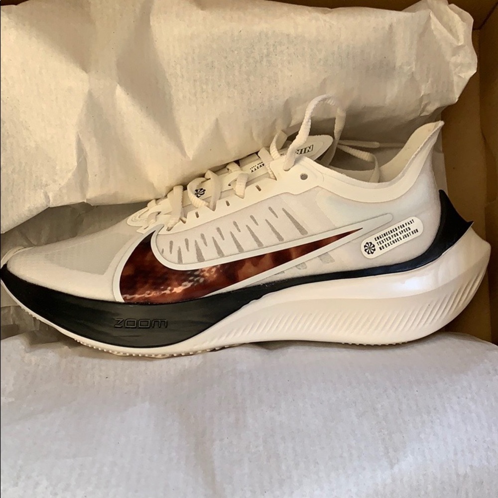 Nike zoom gravity